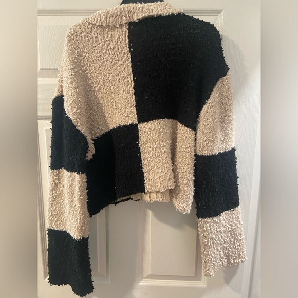 Boutique Checkered Zip Up Sweater - Picture 3 of 6